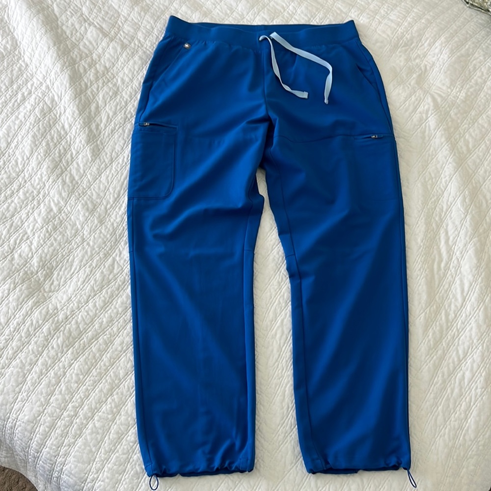 Scrubs: Figs Kade Cargo Pant